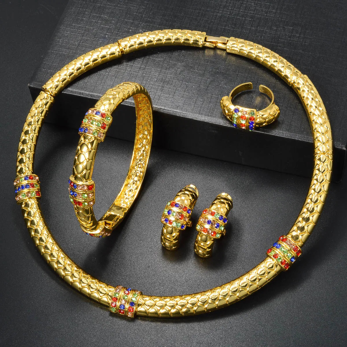 Women's Jewelry 4-Piece Round Necklace Bracelet Earrings Ring Gold Classic Dubai Luxury 18k Gold-Plated