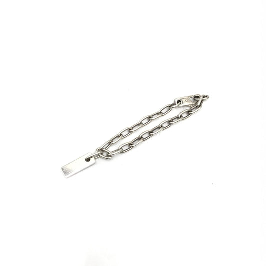Gucci Sterling Silver Logo Plate Chain Bracelet